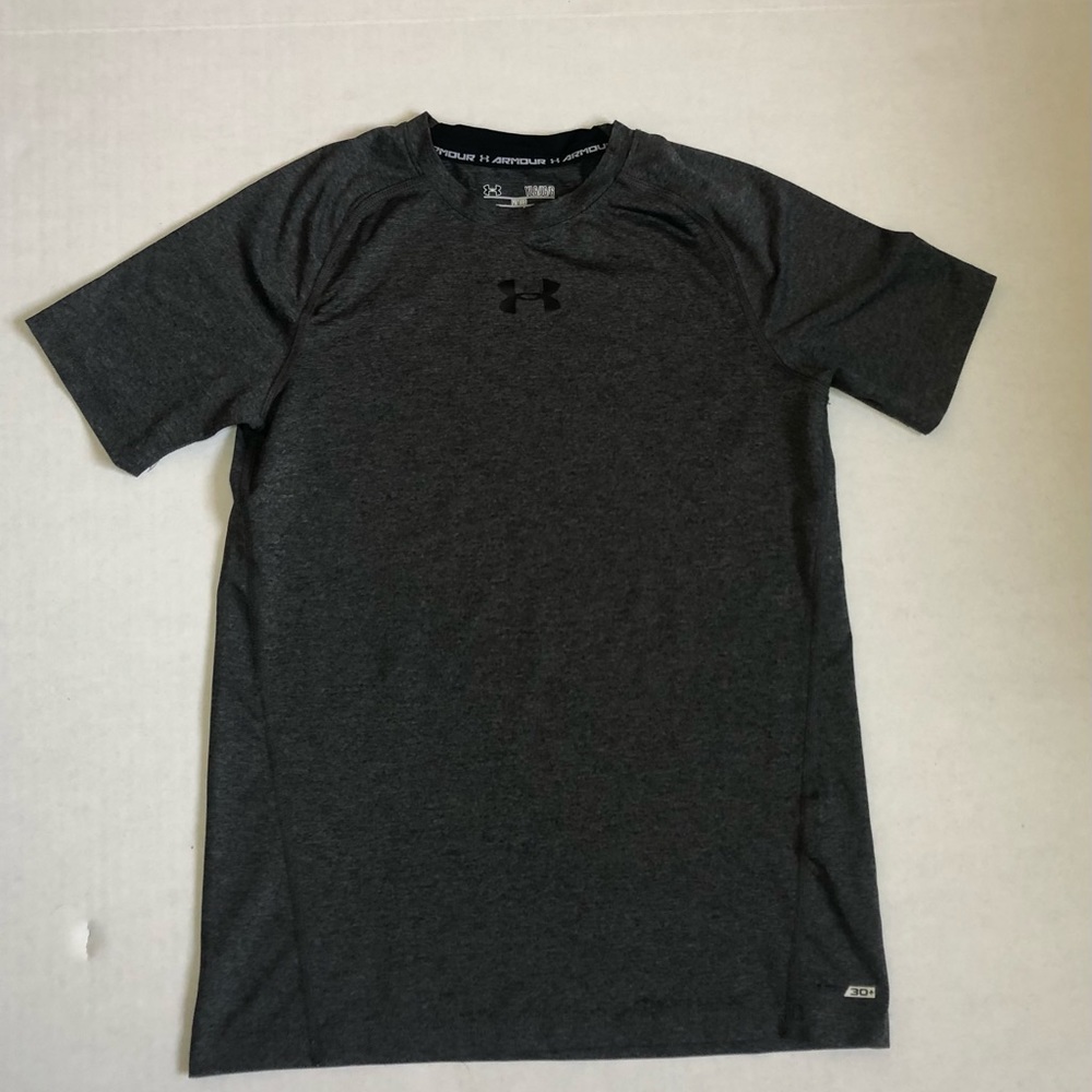 Under Armour Boy’s Fitted Heat Gear Shirt Size L